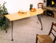 tavolo in legno e metallo